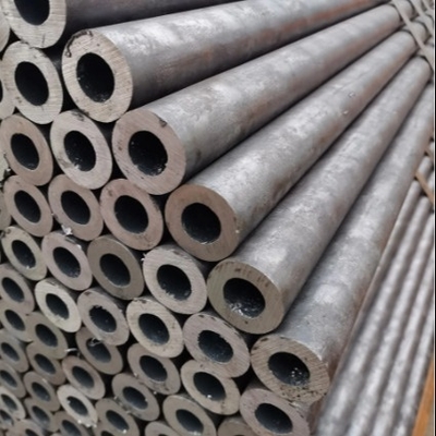 Tubería de acero inconsútil del carbono de ASTM ST37 ST52 en frío para el cambiador de calor 300m m