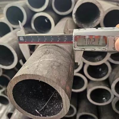 Tubo de acero laminado en caliente de sección circular hueca con acabado negro para una resistencia superior