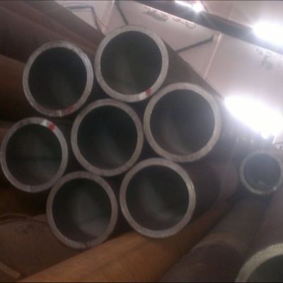 Tubo de acero de aleación sin costura laminado y afilado de 42CrMo4