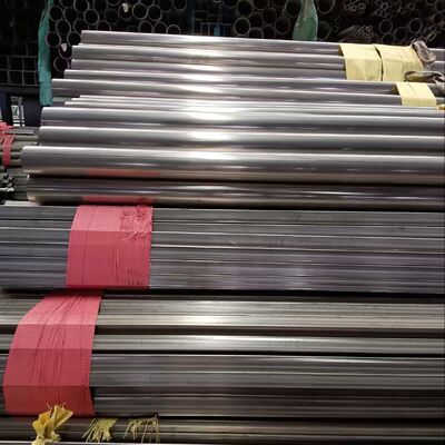 Un buen precio. Tubo de acero inoxidable ERW/Soldado 304 304L 316 con extremos lisos para fines decorativos en línea
