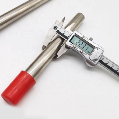 Un buen precio. El cortar alrededor de la tubería de acero inoxidable soldada con autógena inconsútil en frío del hueco 304 decorativos en línea